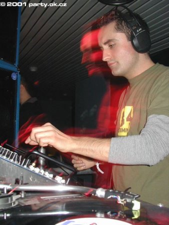 02 DJ Vilem